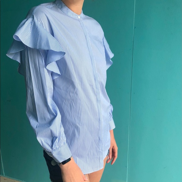 Trouve ruffle shoulder striped blouse. - Picture 2 of 7